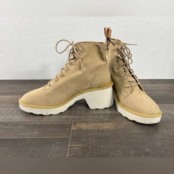 NEW SOREL Hi Line Heeled Lace Up Bootie - Picture 6 of 13